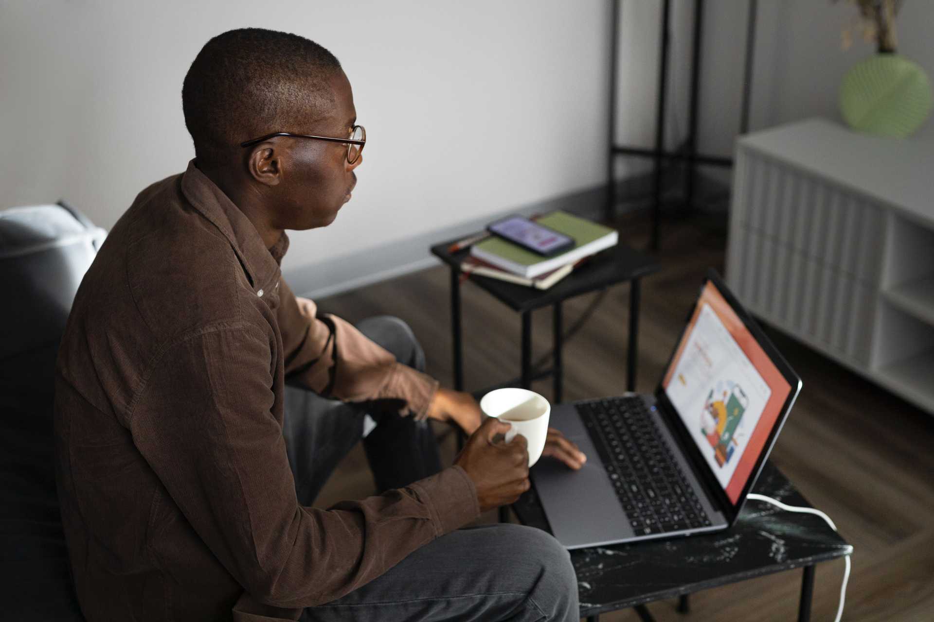 Comment décrocher son premier contrat freelance depuis la RDC?